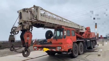 Original Tadano Truck Crane TG-700E