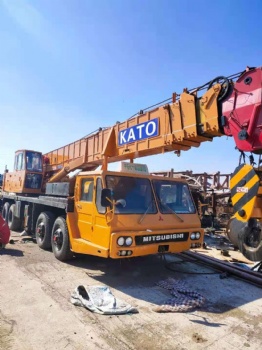 Kato 50ton Crane